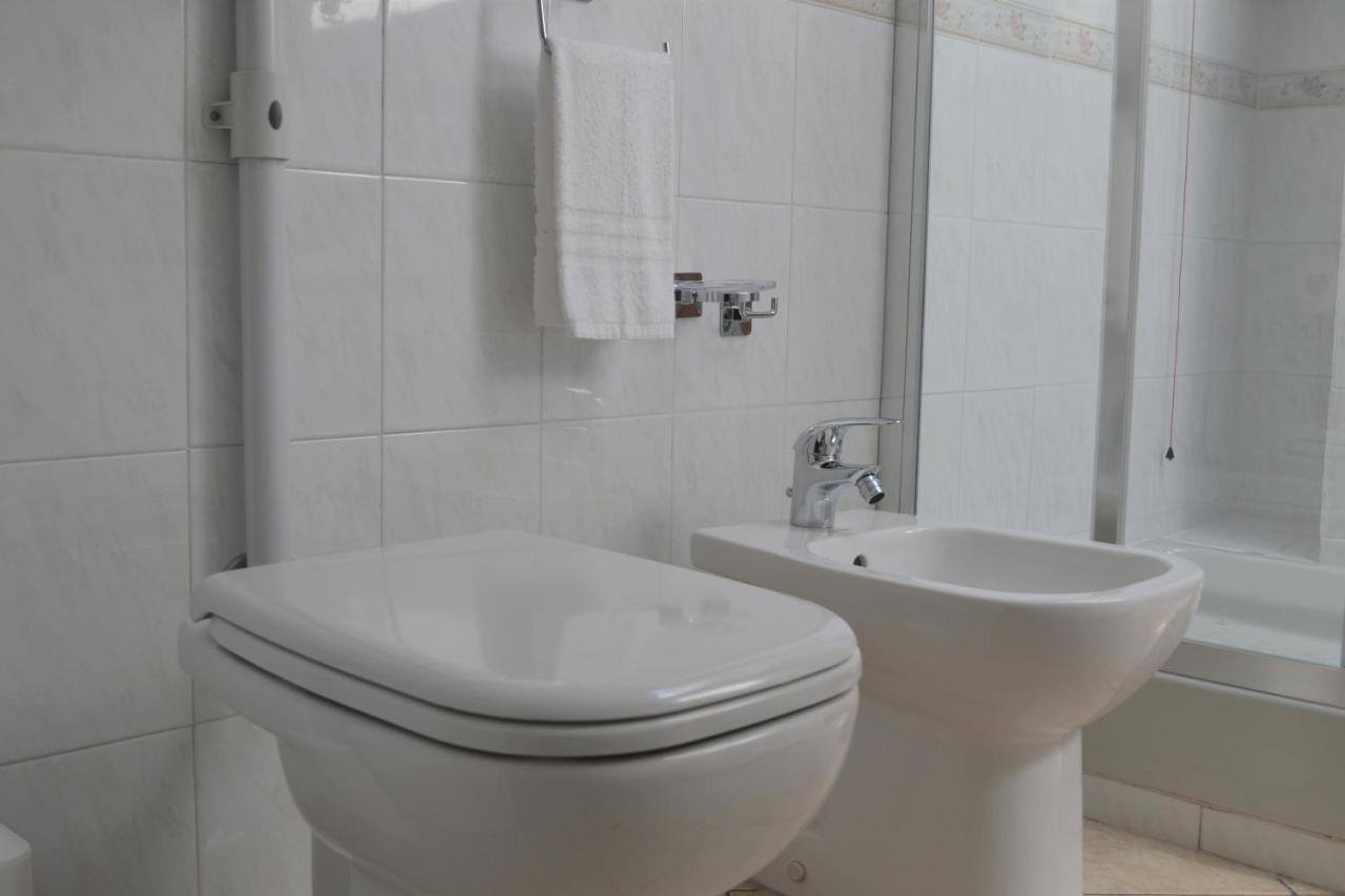 Home 2020: Come A Casa! Feel At Home! Wie Zuhause! Giussano Esterno foto