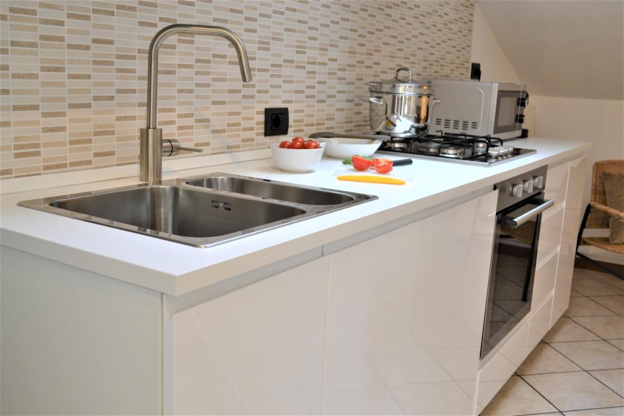 Home 2020: Come A Casa! Feel At Home! Wie Zuhause! Giussano Esterno foto