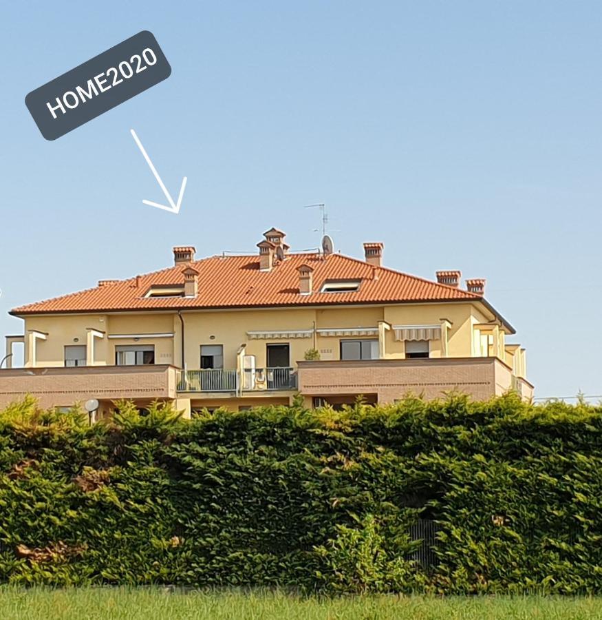 Home 2020: Come A Casa! Feel At Home! Wie Zuhause! Giussano Esterno foto